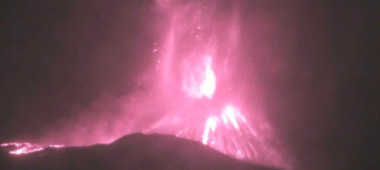 Etna enters August with a violent paroxysmal eruptive episode