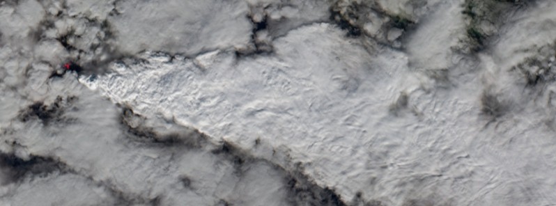 new-vent-fagradalsfjall-ground-cracks-observed-gonholl-iceland-august-2021