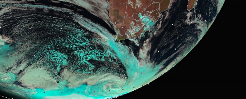 Intense cold front affecting South Africa, warnings for disruptive snowfall and severe thunderstorms