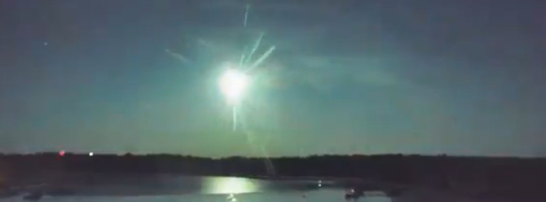 very-bright-and-sonic-fireball-over-the-english-channel