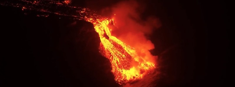 cumbre-vieja-la-palma-lava-flow-reaches-sea-september-2021
