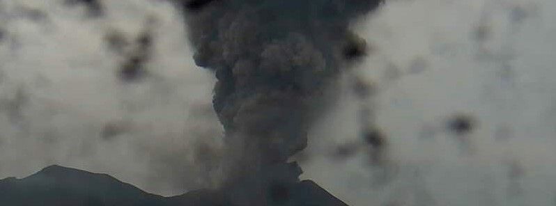 Eruptive activity continues at Mount Cerberus on Semisopochnoi Island, Alaska