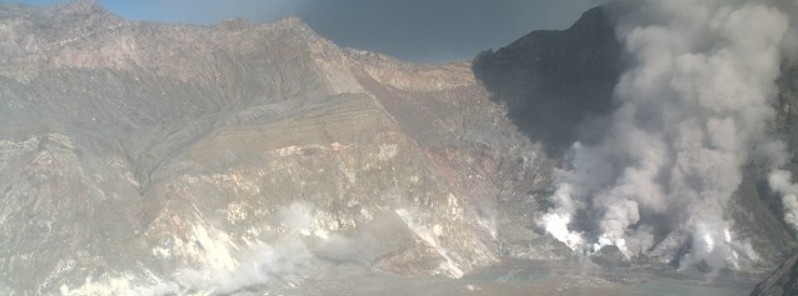 persistent-ash-emissions-at-white-island-volcano-new-zealand