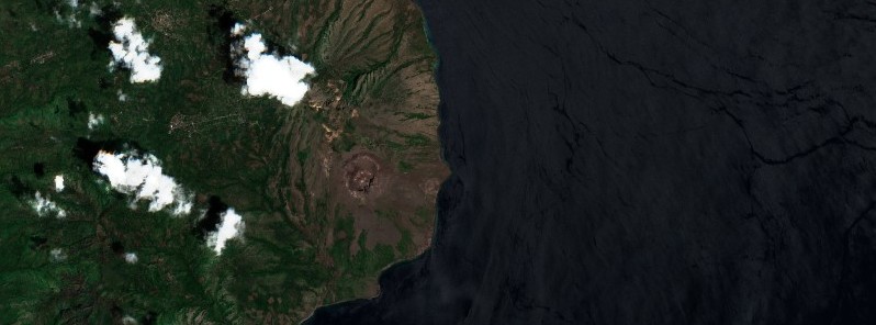 Submarine eruption at Iliwerung volcano, Indonesia