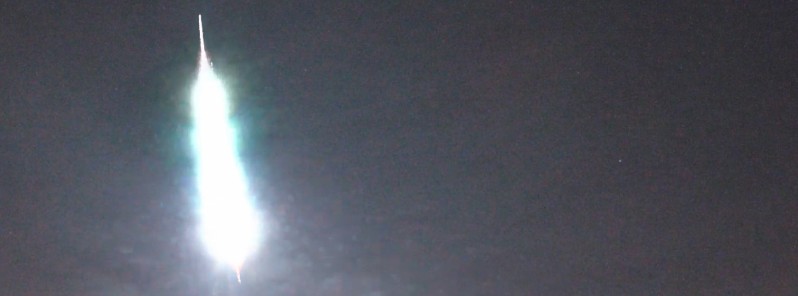 Very bright fireball streaks through the night sky over Idaho, U.S.