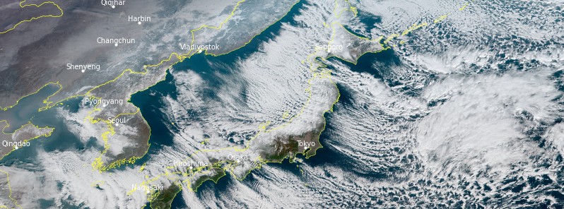 Record snowfall hits western Japan, disrupting traffic and stranding vehicles