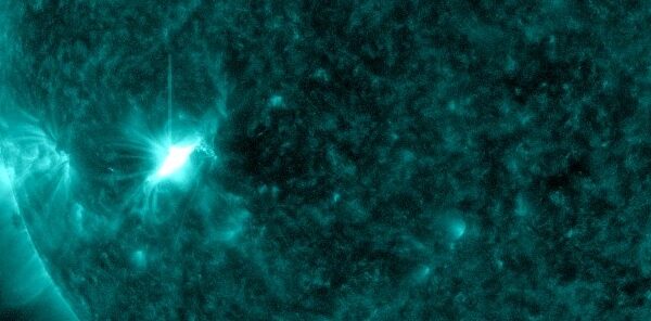 Moderately strong M1.4 solar flare erupts from AR 2974