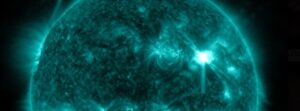 Major X1.3 solar flare erupts from Active Region 2975
