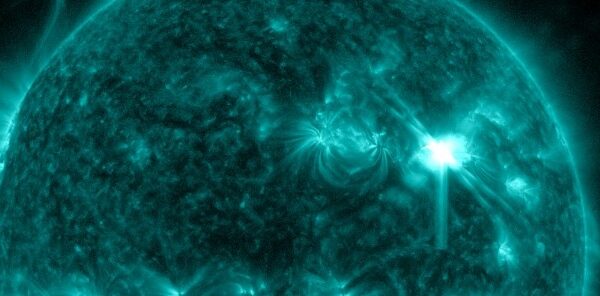 Major X1.3 solar flare erupts from Active Region 2975