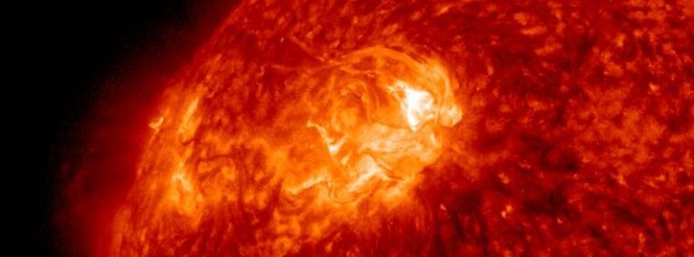 SDO AIA 304 02:28 UTC on April 21, 2022