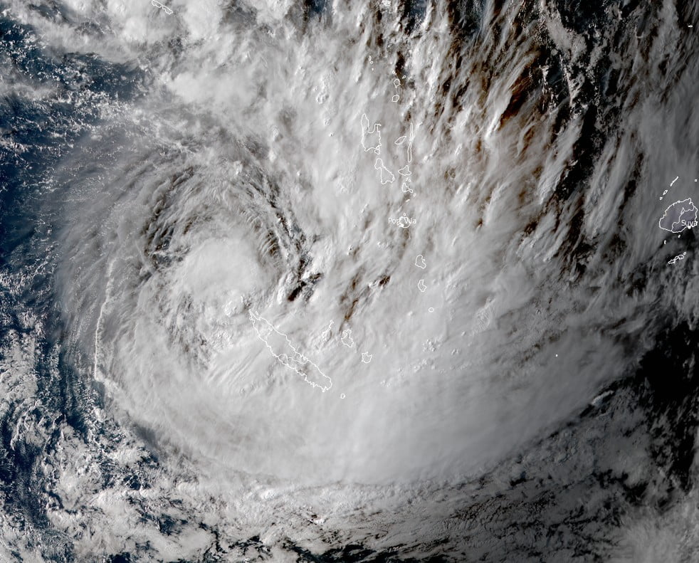 Tropical Cyclone "Fili" at 05:40 UTC on April 6, 2022 satellite image