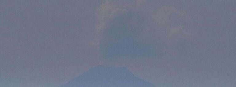 batu tara eruption april 26 2022 bg