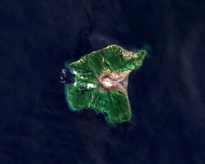 batu tara volcano on april 24 2022