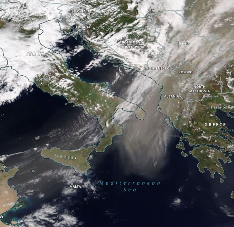 dust cloud italy se europe on april 24, 2022 noaa-20 viirs