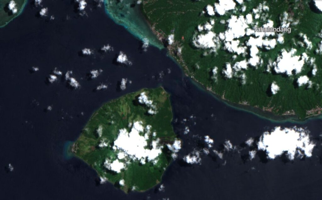 Raung volcano, Indonesia April 13, 2022