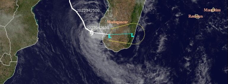 tropical cyclone jasmine at 07:00 UTC on April 26, 2022