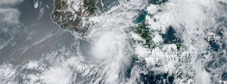 Hurricane "Agatha" at 21:20 UTC on May 30, 2022