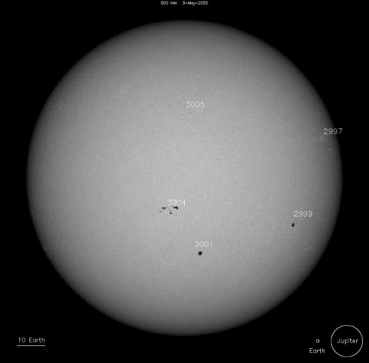 sdo hmi sunspots may 3 2022