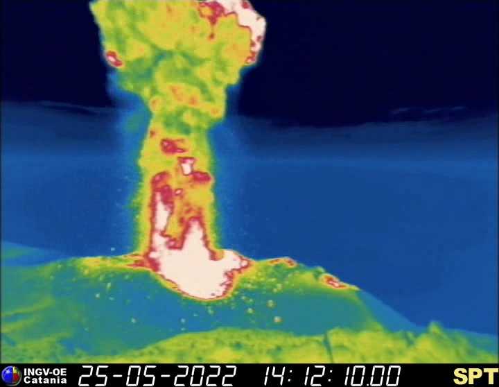 stromboli eruption may 25 2022 1412z