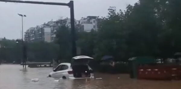 Southern China hit by heaviest rains since 1961, forcing hundreds of thousands to evacuate