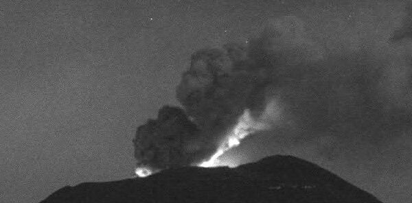 Popocatepetl volcano erupts after more than a month of quiescence, Mexico