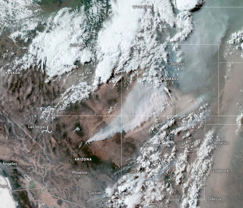 Wildfires near Flagstaff, Arizona at 00:30 UTC on June 14, 2022