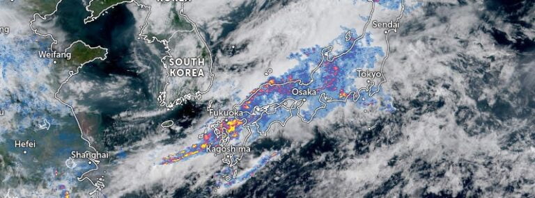 2340z july 18 2022 himawari-8 with rainviewer
