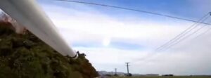 Very bright daylight meteor over New Zealand, loud boom reported