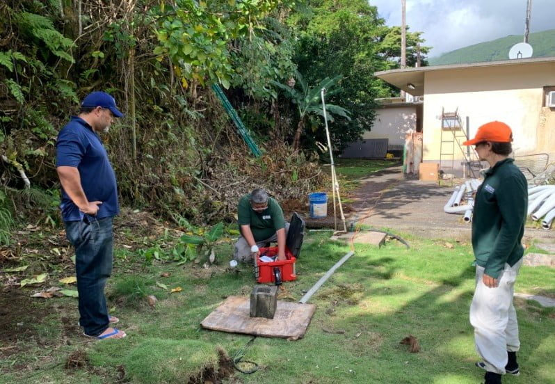 broadband seismometer installed on Tau island on August 22, 2022
