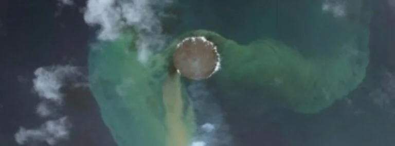 home reef volcano september 27 2022 esa worldview-3 f