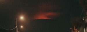 Red glow appears at the top of Nyiragongo volcano after a rapid magmatic supply, DR Congo