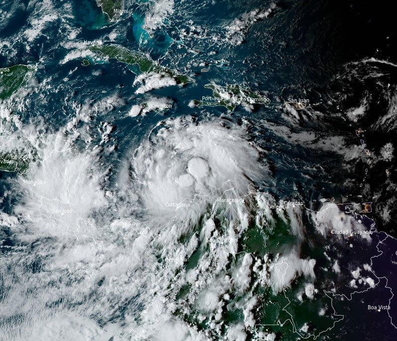 Tropical Storm "Julia" at 21:20 UTC on October 7, 2022. Credit: NOAA/GOES-East, RAMMB/CIRA, The Watchers