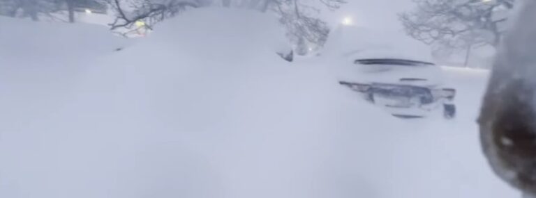 Hamburg, NY sets new snowfall record at 2.06 m (81.2 inches)