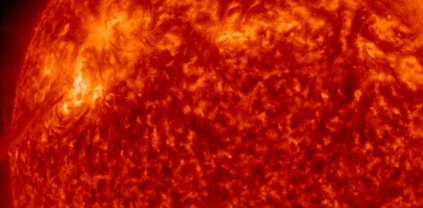 Moderately strong M5.2 solar flare erupts from AR 3141