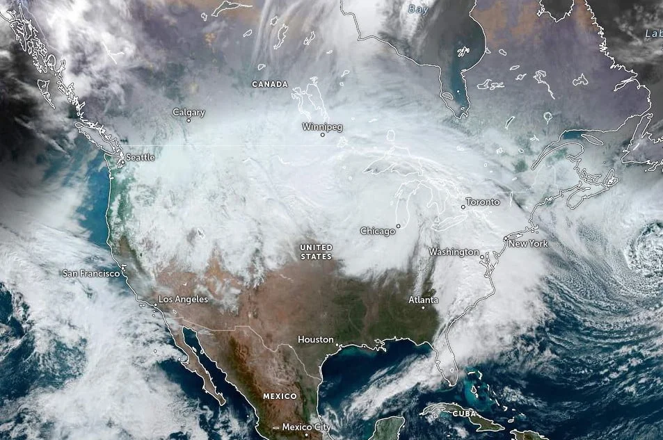 noaa goes-east 1910z december 15 2022 bg