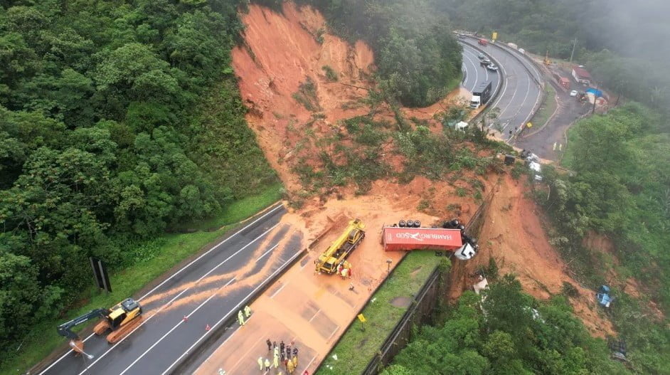 parana brazil landslide november 28 2022 bg4