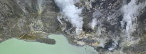Observation flight confirms continued emissions of minor to moderate steam and gas plume at White Island volcano, New Zealand
