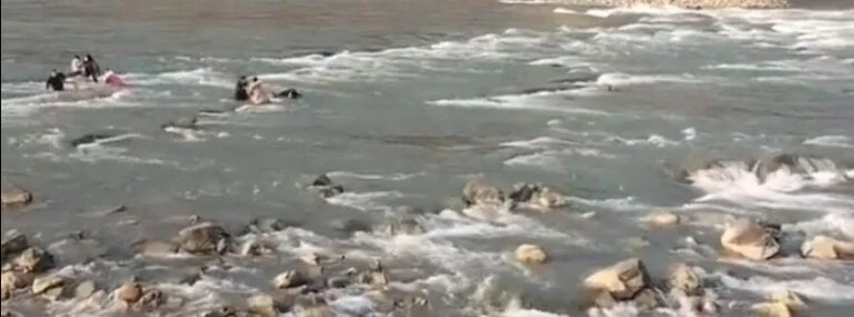 Deadly flash flood hits scenic spot on Yellow River in Henan, China