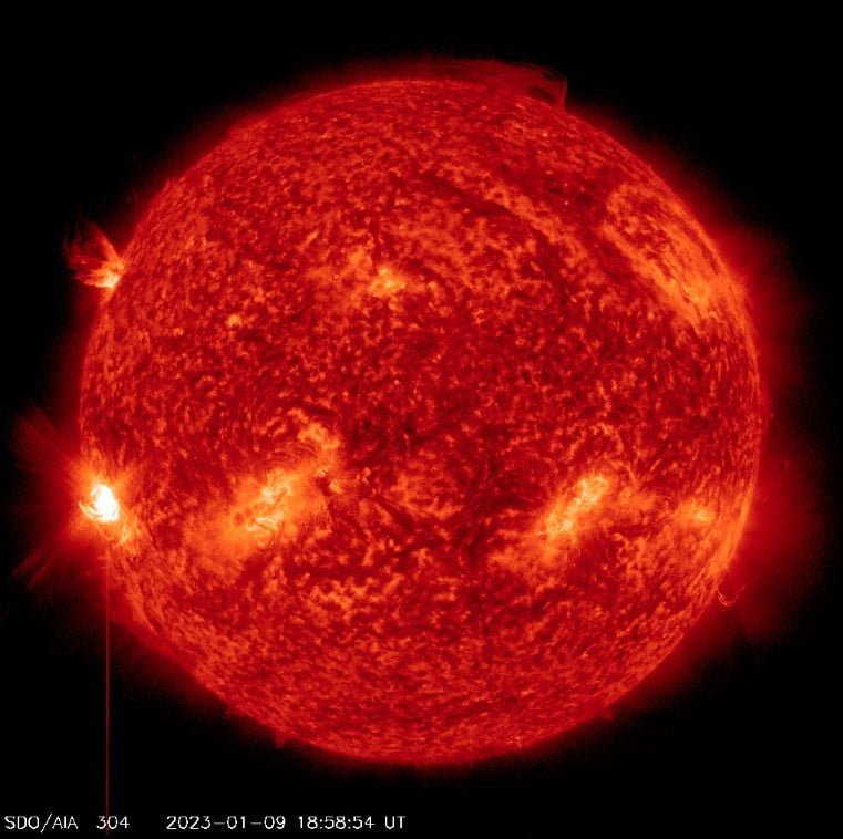 X1-9 solar flare erupts from AR3184 january 9 2023 aia 304