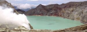 Increased number of shallow earthquakes at Ijen volcano, Indonesia
