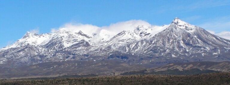 ruapehu volcano new zealand stock