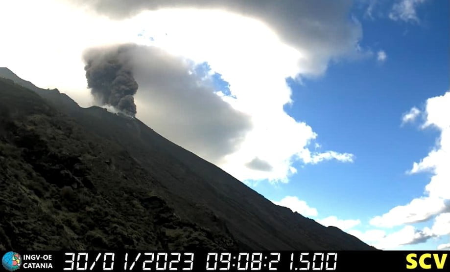 stromboli eruption january 30 2023 vis