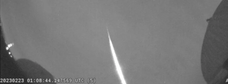 Bright fireball south of Pittsburgh, Pennsylvania