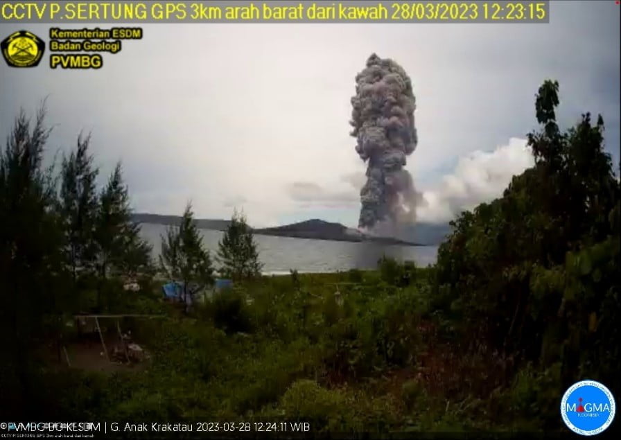 anak krakatau eruption march 28 2023 b