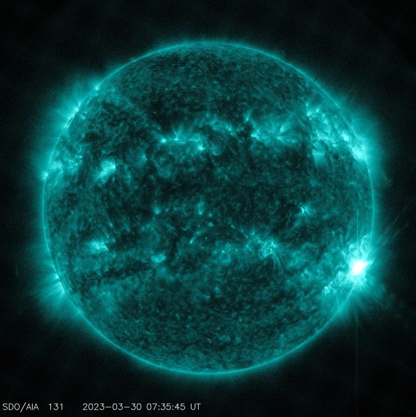 m5.4 solar flare march 30 2023 aia 131 bg