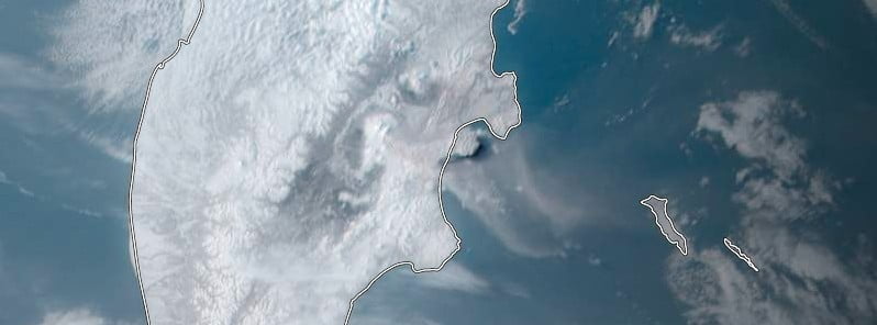 ash plume rising from bezymianny volcano at 0610z on april 7 2023 jma himawari-9 f