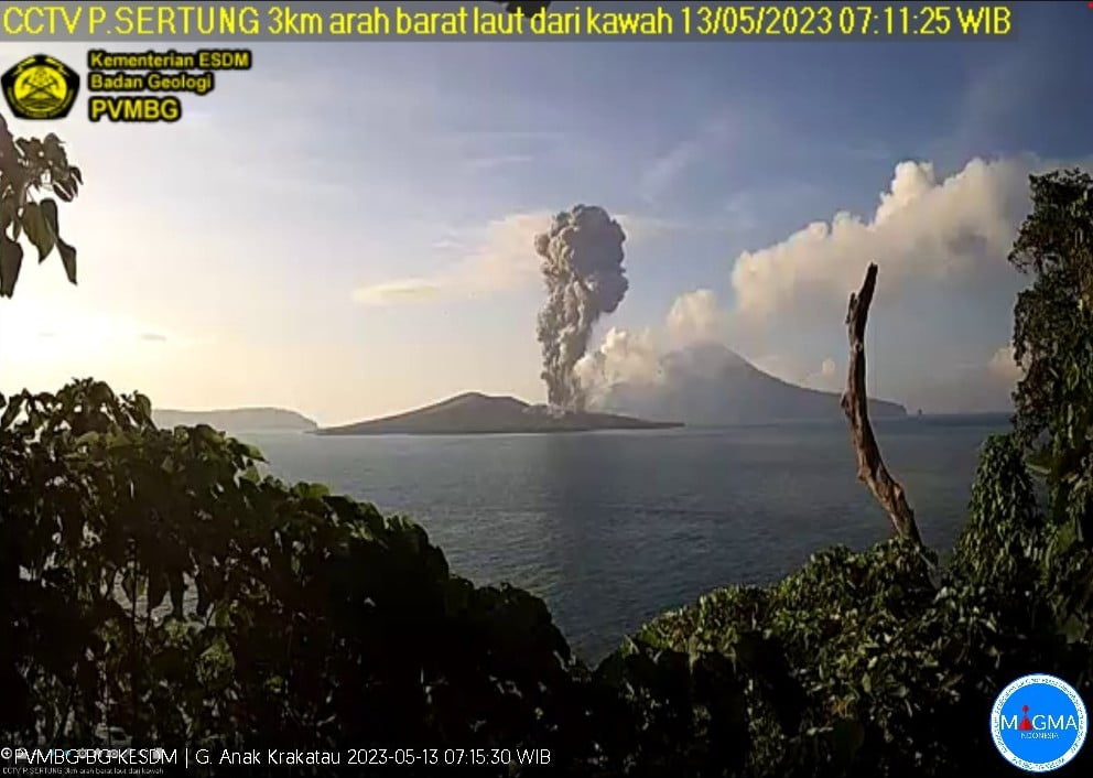 eruption at anak krakatau may 13 2023