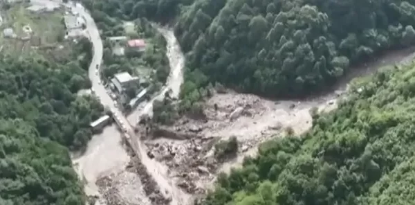 Floods and mudslides claim 21 lives, leave 6 missing in Xian, China