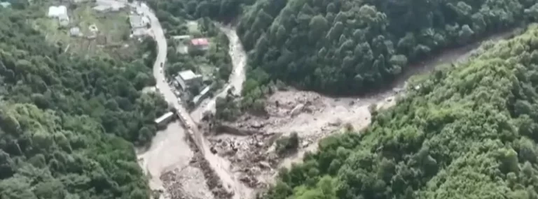 Floods and mudslides claim 21 lives, leave 6 missing in Xian, China