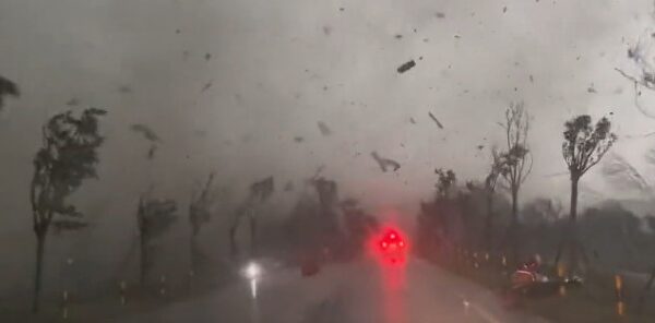 Destructive tornado outbreak hits Jiangsu, leaving 1 600 homes destroyed or damaged and at least 10 dead